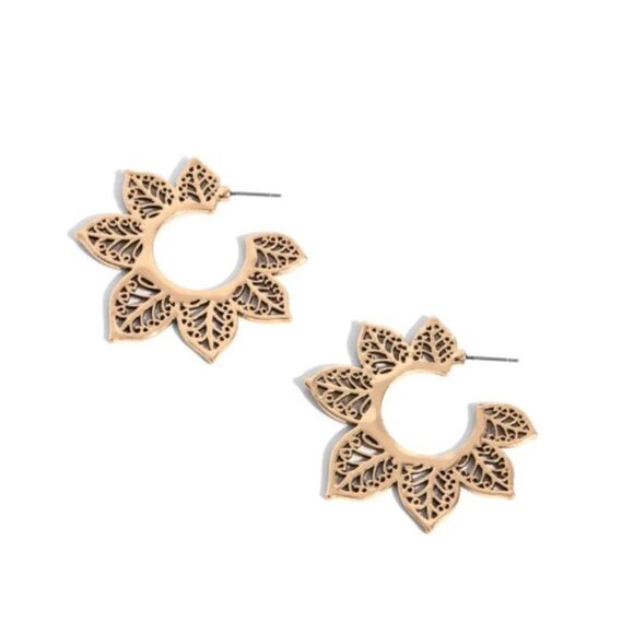 Paparazzi Tangled Tapestry Bold Hoop Earrings Gold Laser Cut Boho Pierced New - Picture 4 of 4